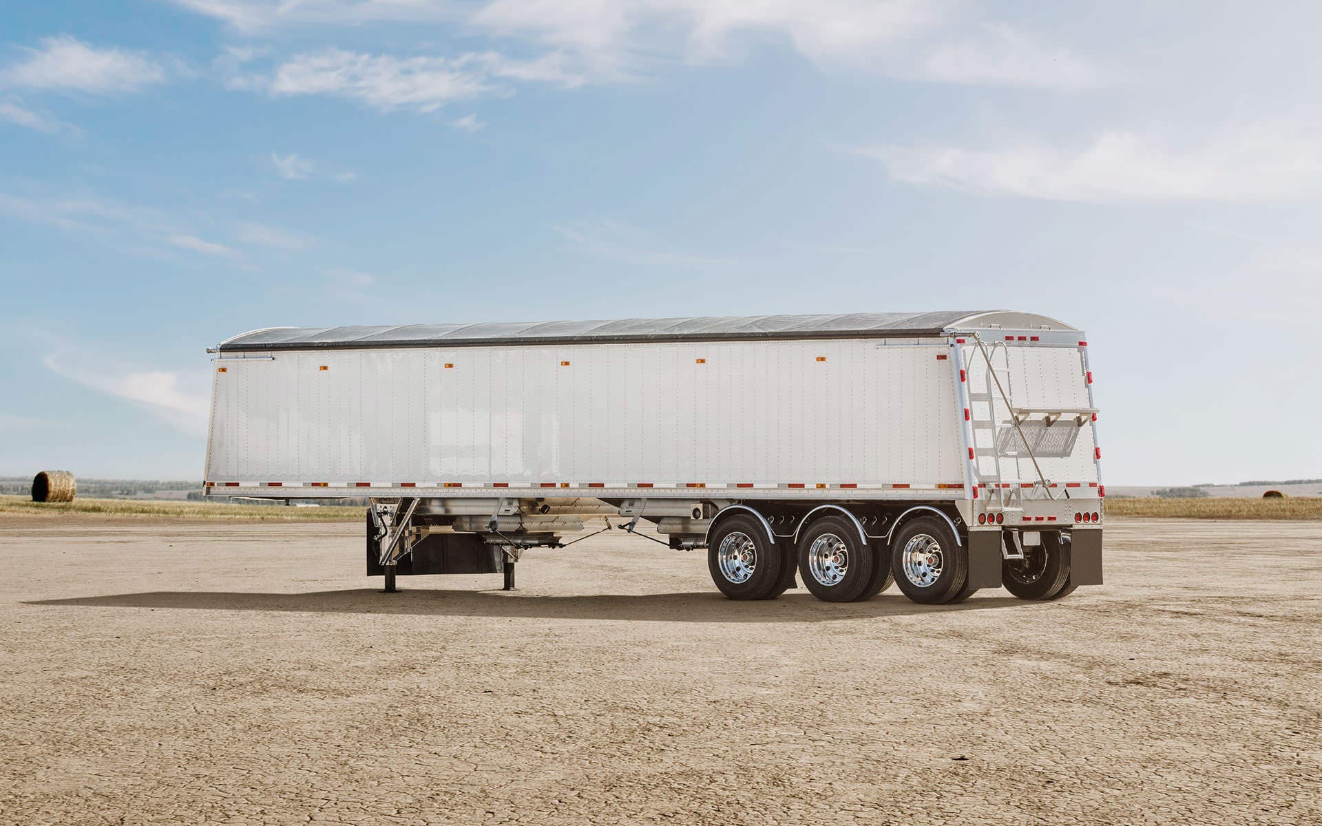 Prestige Hopper Tri-Axle Aluminum